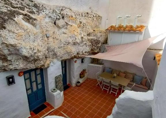 Alcala del Jucar House | La Cueva Blanca