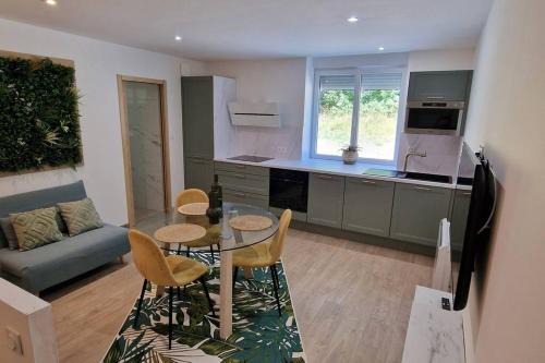 Cravanche Apartment | La Dame - Parking privé - Proche GE Alstom