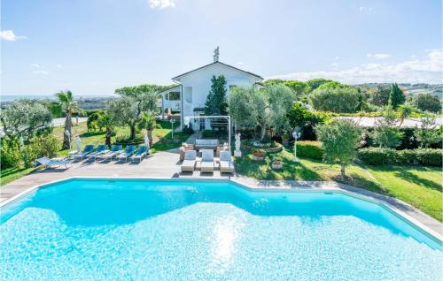 San Costanzo House | La Dolce Vita