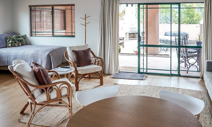 Whangamata Hotel | La Dolce Vita