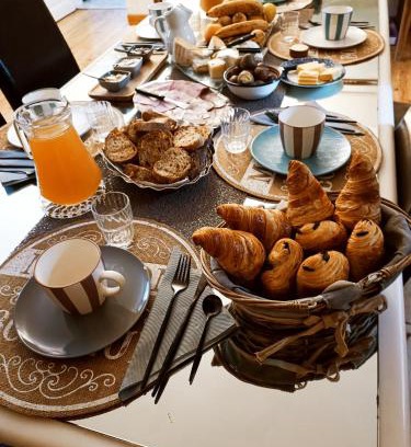 Montirat Bed & Breakfast | La Douce Parenthèse B&B entre bois et champs-Accueil motards