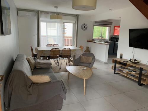 Grand Fond Apartment | La Duchesse - T3 Duplex à St-Gilles-Les-Bains