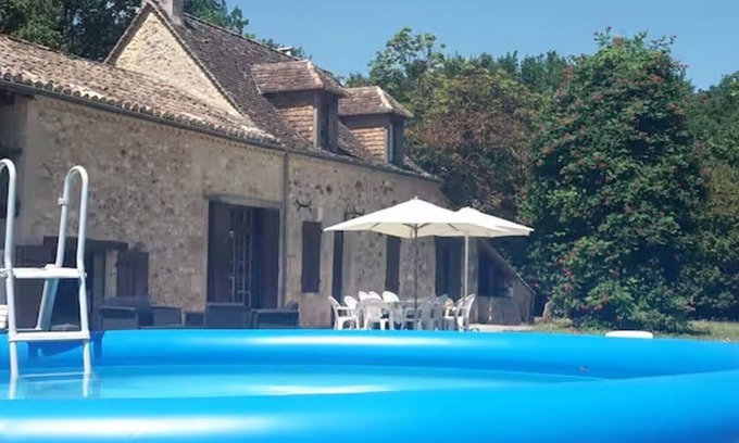 Beaumont-du-Perigord House | La Faneuse – House with pool, large garden, and terrace, perfect for families in Périgord