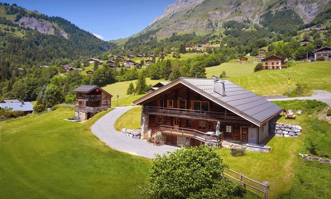 La Giettaz Apartment | La Ferme de la Caillère-Renovated farmhouse for 10 and sauna - OVO Network