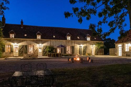 Magny-Cours Bed & Breakfast | La ferme de Planchevienne
