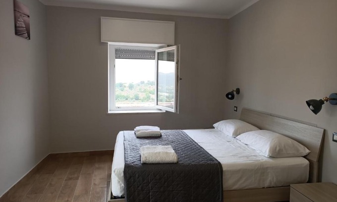 Caiazzo Apartment | La finestra sul colle