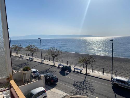Ali Terme Apartment | LA FINESTRA SUL MARE
