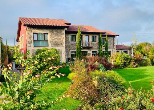 Vispieres House | La Fuentona de Santillana
