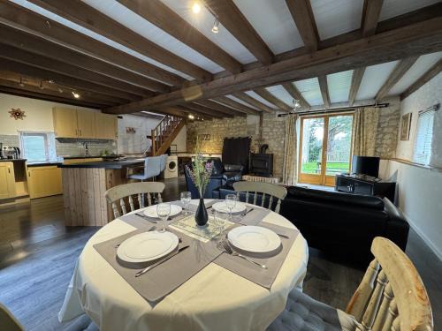 Aubigne-Racan House | La Grange D'EsusTerra - Piscine - 6 pers - Rêve au Mans