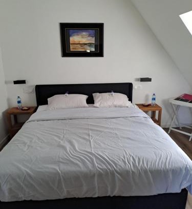 Savigny-le-Vieux Bed & Breakfast | la hamonniere