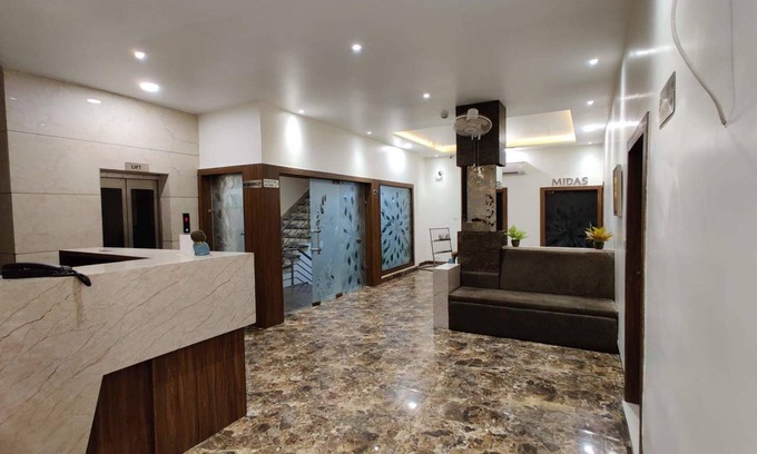 Aligarh Hotel | La Imperio Hotel