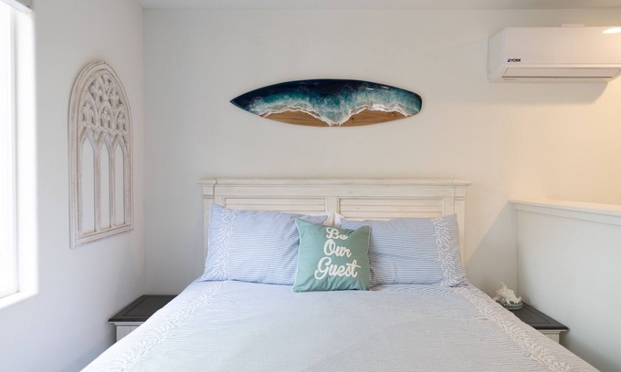 Olde Carlsbad House | "Lá Jacqueline En La Playa" Newly built Carlsbad cottage minutes from the beach.
