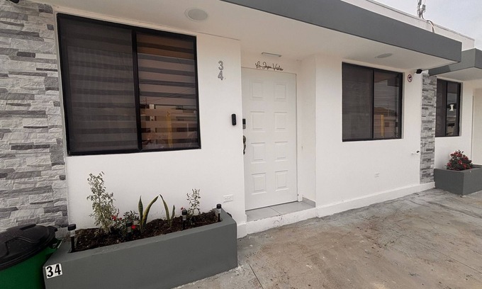 San Luis Talpa House | LA JOYA VERDE 1 bedroom house with WiFi and AC - 5 mins from the airport