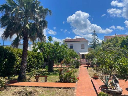 Torrenova House | La Lampara sul Mare