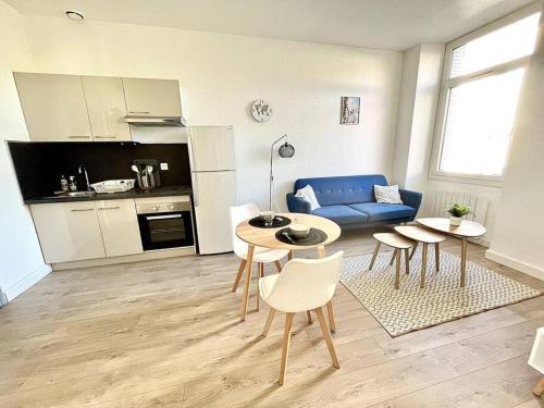 Romans-sur-Isere Apartment | La Liberté I Central I Parking gratuit