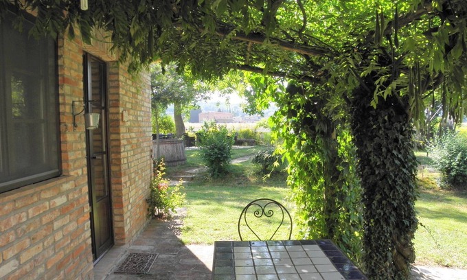 Monteleone d'Orvieto Apartment | La Limonaia in Farmhouse Borgo Santa Maria
