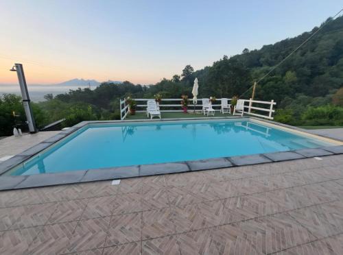 Masero House | La loggia sulle Apuane