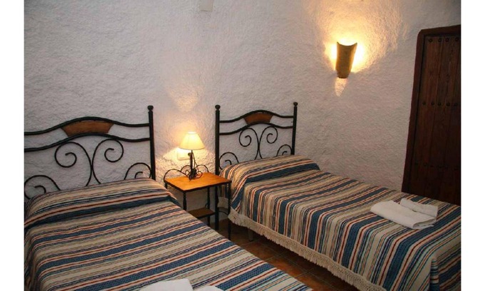 Zujar House | La Lumbre Cave - AlQulayat Caves