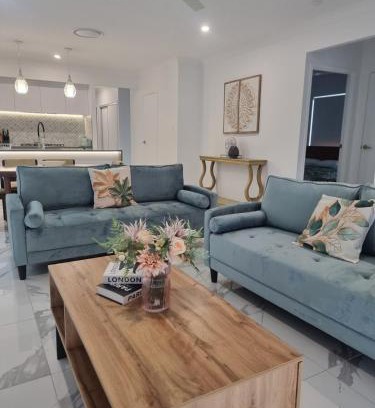 Chambers Flat House | La Luna House