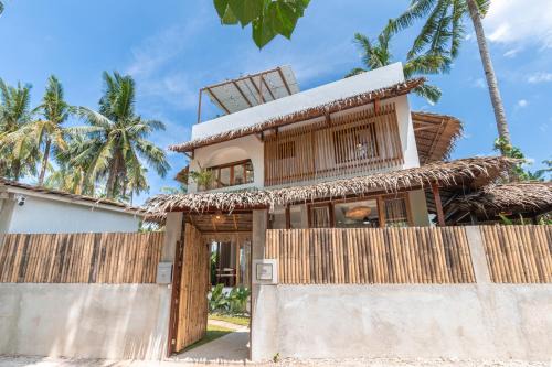 Catangnan Villa | La Luna Villa Siargao - Entire 3BR Villa w Plunge Pool & Rooftop