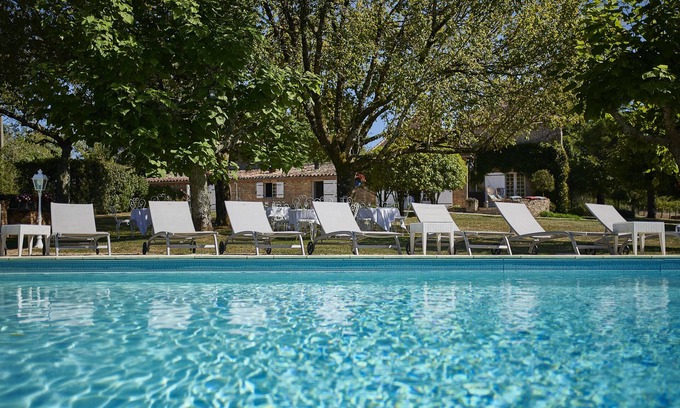 Mauzac-et-Grand-Castang Hotel | La Métairie