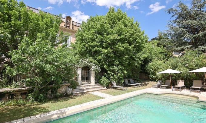 Apt Apartment | La Madone