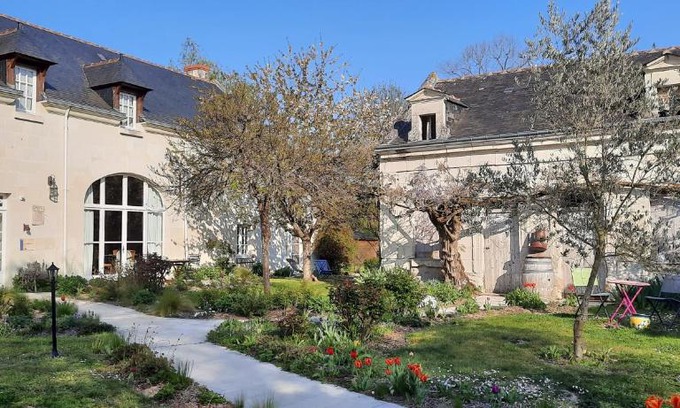 Savigny-en-Veron House | La Magnanerie
