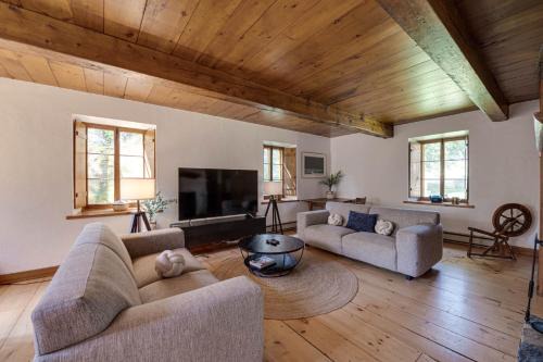 Saint Ferreol les Neiges Ski Chalet | La Maison Ricard - 4 chambres - 12 personnes