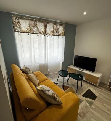 Pont-du-Chateau Apartment | La maison castelpontine studio