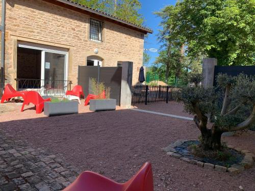 Cluny House | La Maison Clémenso