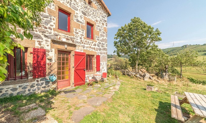 Vissac-Auteyrac House | La maison de Freda - Maison avec vue montagne
