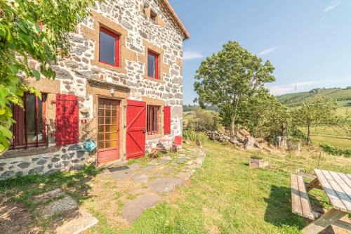 Vissac-Auteyrac House | La Maison de Freda - Maison avec vue montagne