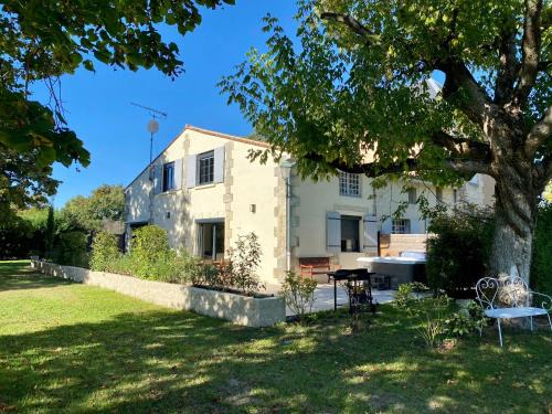 Galgon Apartment | La Maison du Champ de Beaumont