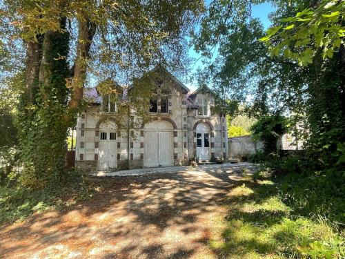 La Ferte-Gaucher House | La maison du Manoir 1900
