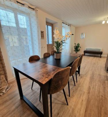 Le Bugue House | La maison rouge du belvédère