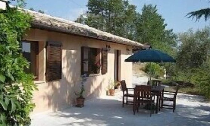 Monte Vidon Corrado Apartment | La-Mimosa, charming self-catering apartment in rural Le Marche