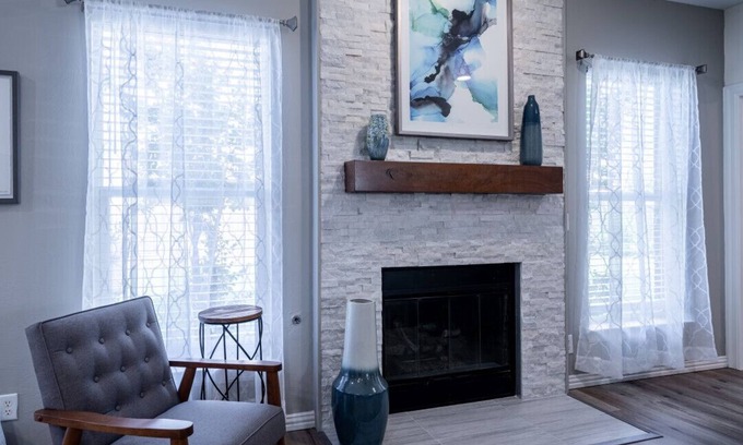 Edmond House | La Paloma - Relaxing, pet friendly, modern decor'.