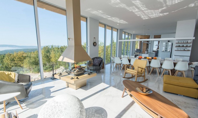 La Malbaie House | La Perséide with viewpoint overlooking the river and mountains