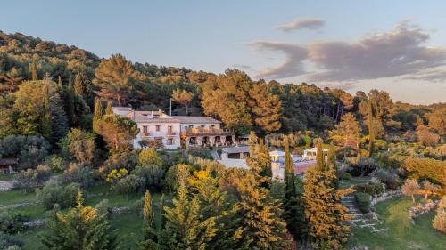 Tourtour Hotel | La Petite Auberge