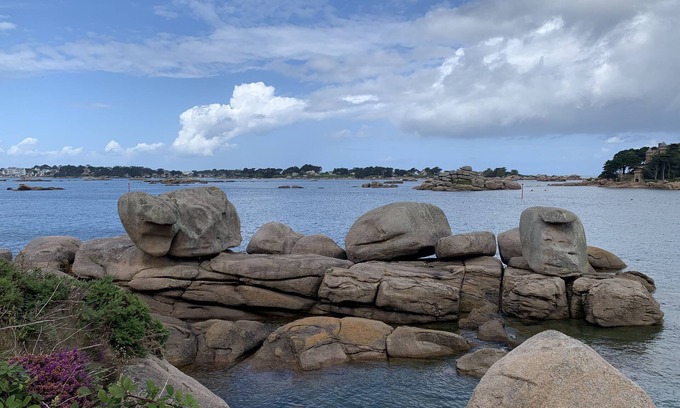 Plounerin House | La Petite Bretonne et son Granit Rose. Animaux de Compagnie Acceptés !