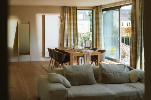 Halle Apartment | La Petite Foret Contemporary Apartment In Halle