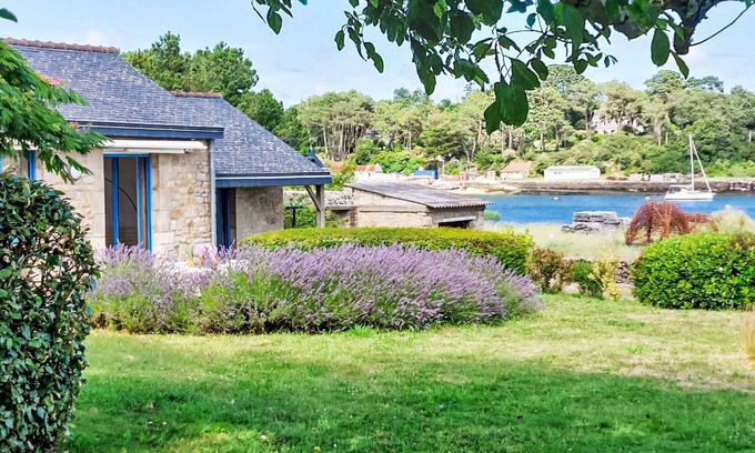 La Trinite-sur-Mer House | La petite Pen Er Hoët by Interhome