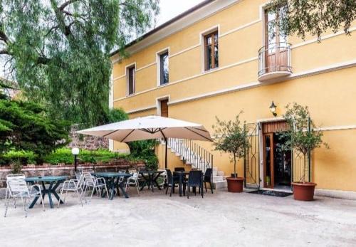 Ghilarza House | La Piazzetta Affittacamere