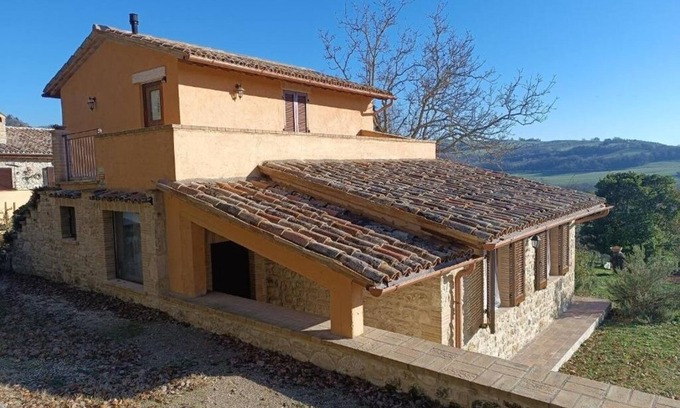 Loreto House | La Piccola fattoria