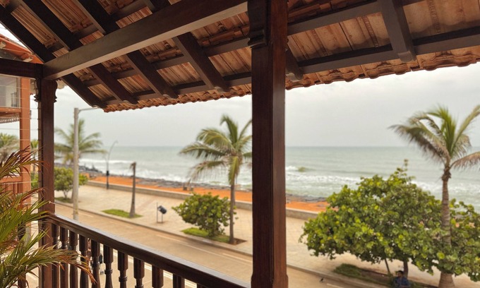 White Town Hotel | La Plage SeaView Suites