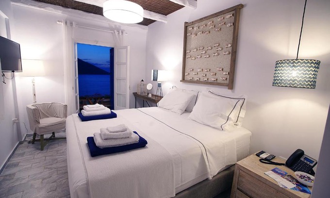 Massouri House | La Playa Boutique Apartments