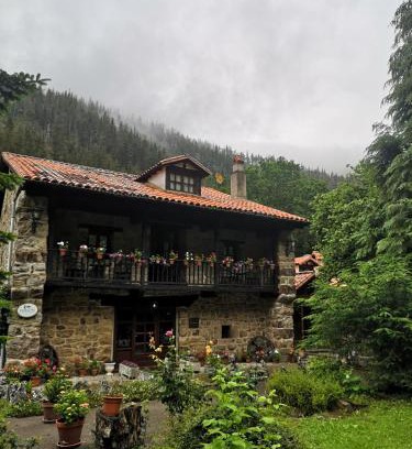 Los Tojos Hotel | La Punvieja