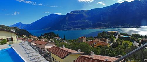 Pieve Apartment | La Quiete 24 Lake view apartment by Gardadomusmea