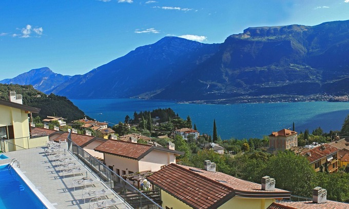 Pieve Apartment | La Quiete Barbara apartment Terrace Lake view