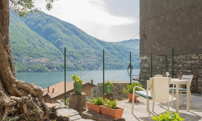 Laglio Apartment | La Quiete in Laglio With 2 Bedrooms and 1 Bathrooms